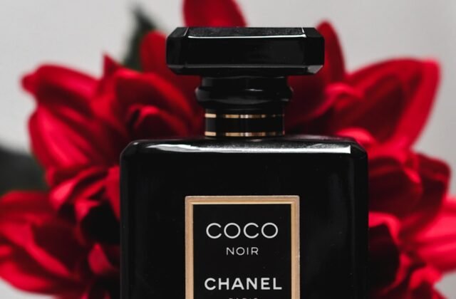 Top 10 Wholesale Fragrance Trends for 2025